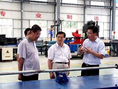 中國工程院院士江億與教授級工程師，暖通空調(diào)專家吳德繩一行視察科靈空調(diào)生產(chǎn)基地